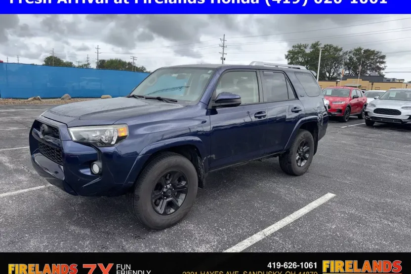 2016 Toyota 4Runner SR5 photo 1