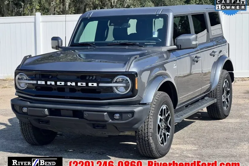 2024 Ford Bronco Outer Banks photo 1