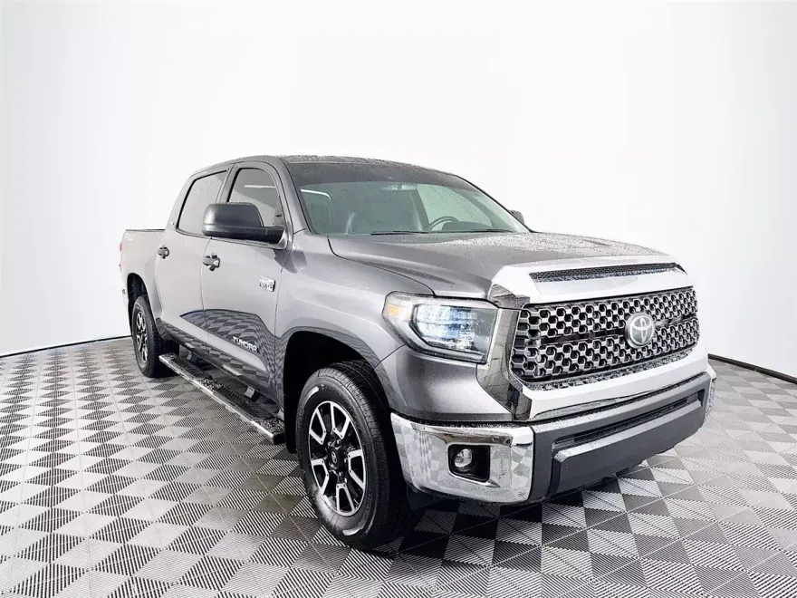 2020 Toyota Tundra SR5 CrewMax photo 1