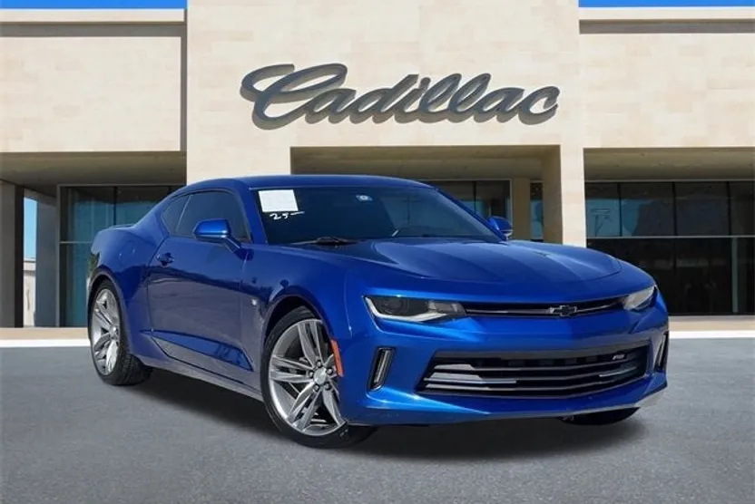 2017 Chevrolet Camaro 2LT photo 1