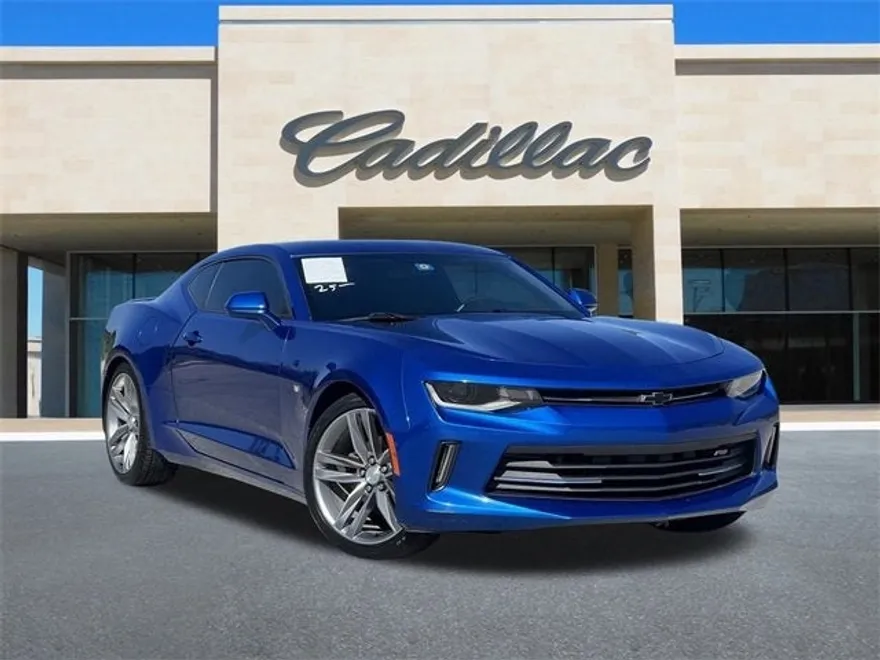 2017 Chevrolet Camaro 2LT photo 1