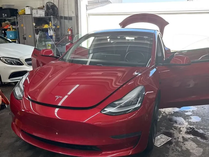 2021 Tesla Model 3 Standard Range Plus photo 1