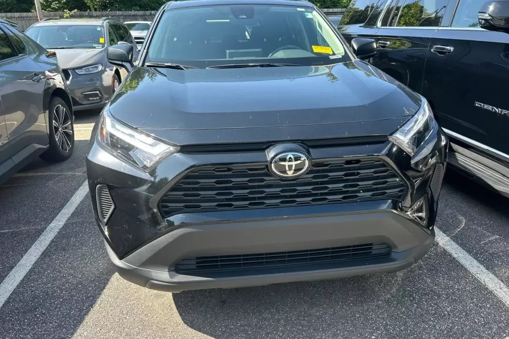 2025 Toyota RAV4 LE photo 1