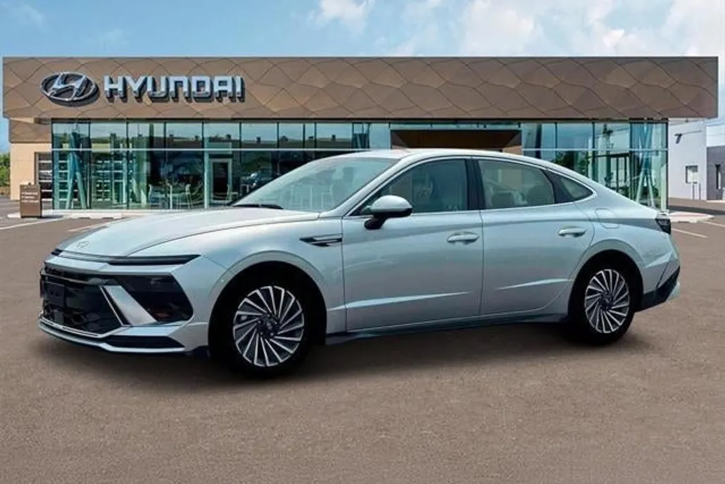 2025 Hyundai Sonata Hybrid SEL photo 1