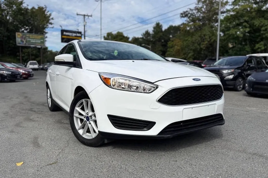 2016 Ford Focus Sedan photo 1