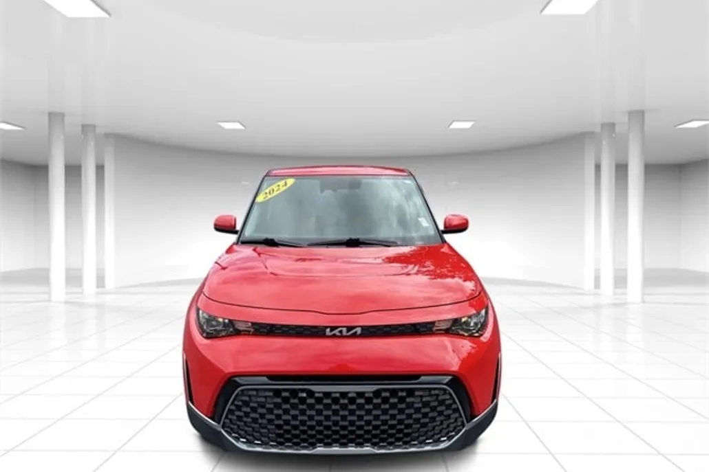 2024 Kia Soul EX photo 1