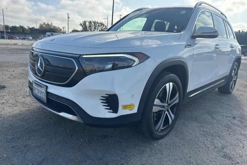 2022 Mercedes Benz EQB 300 4MATIC photo 1