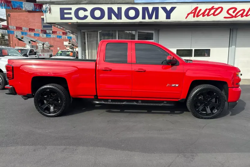 2018 Chevrolet Silverado 1500 photo 1