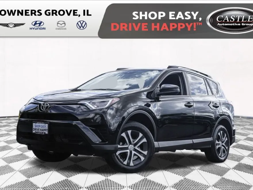 2016 Toyota RAV4 LE photo 1