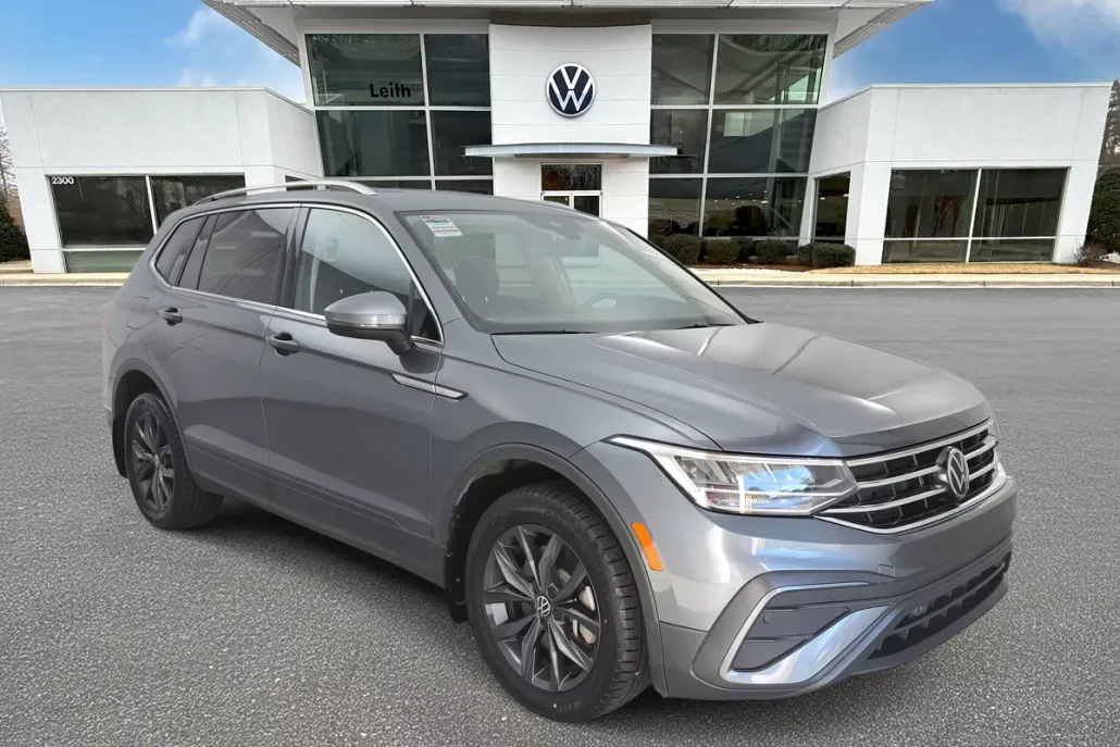 2022 Volkswagen Tiguan SE photo 1