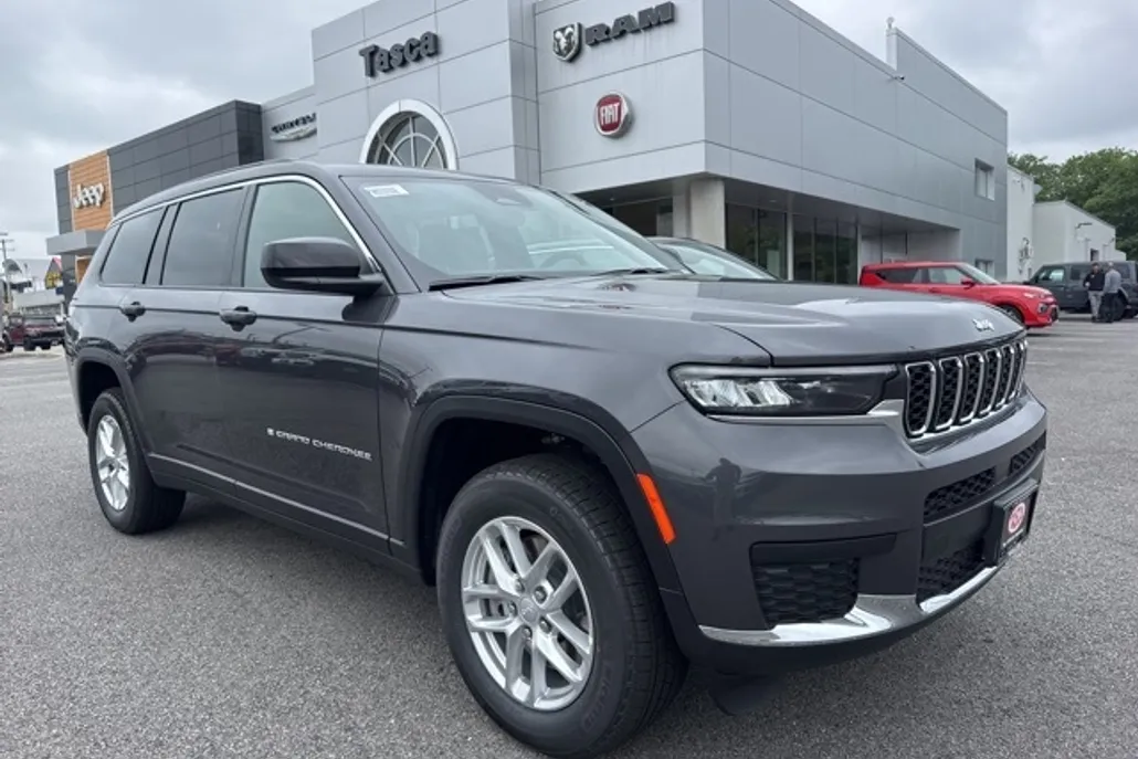 2025 Jeep Grand Cherokee Laredo X photo 1