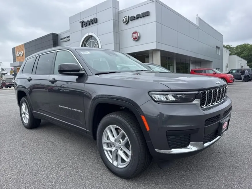 2025 Jeep Grand Cherokee Laredo X photo 1