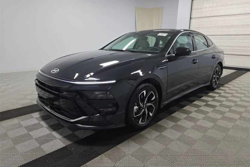 2024 Hyundai Sonata SEL photo 1