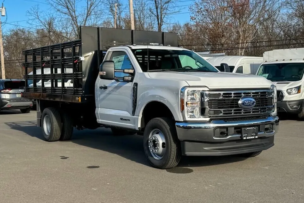 2024 Ford F-350 XL photo 1