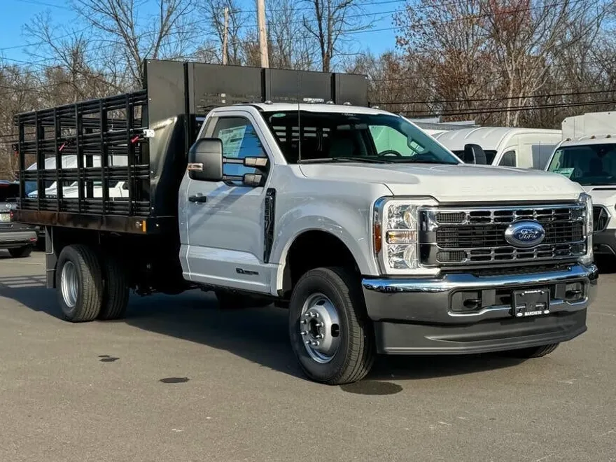 2024 Ford F-350 XL photo 1