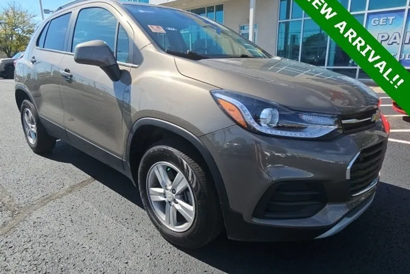 2022 Chevrolet Trax LT photo 1