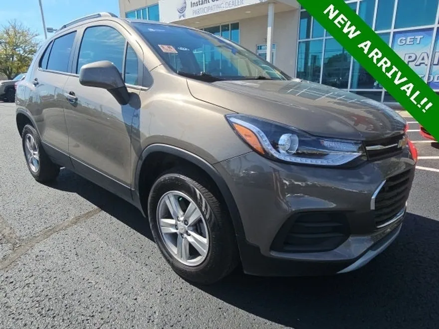 2022 Chevrolet Trax LT photo 1