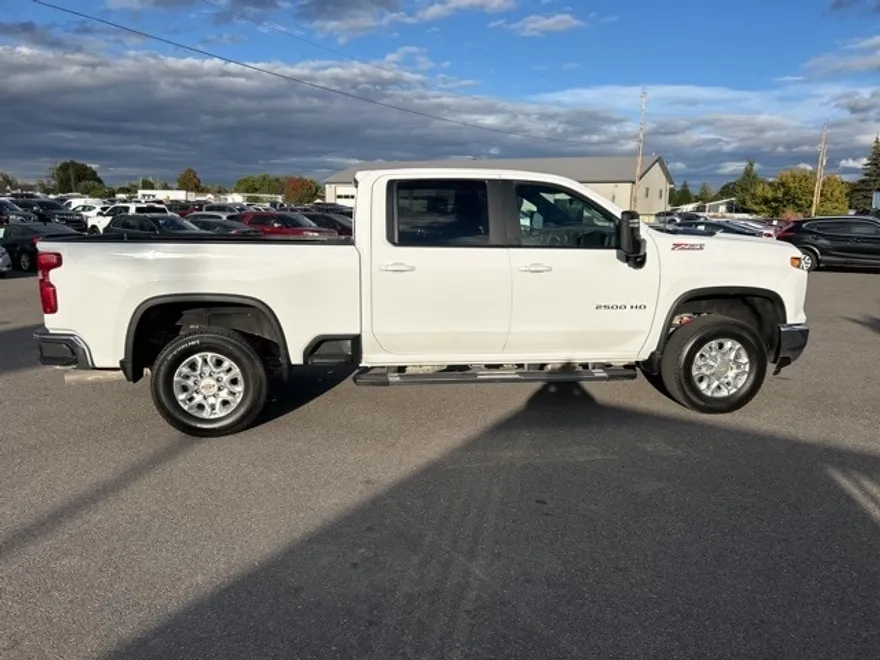 2024 Chevrolet Silverado 2500HD LT photo 1