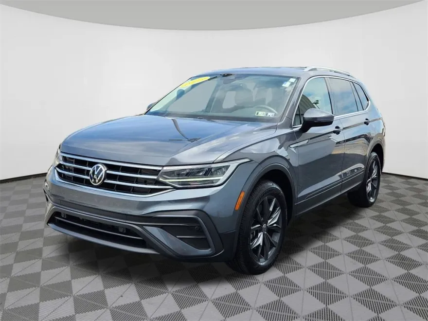 2023 Volkswagen Tiguan SE photo 1