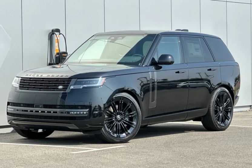 2025 Land Rover Range Rover SE photo 1