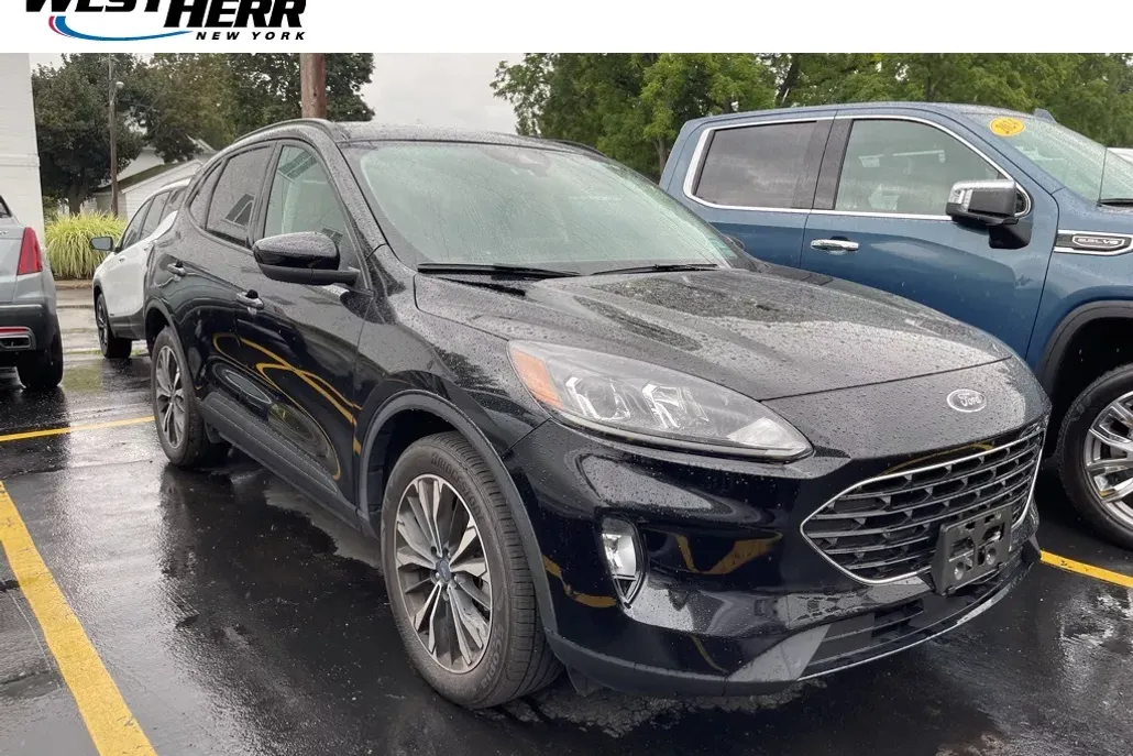 2022 Ford Escape SEL photo 1