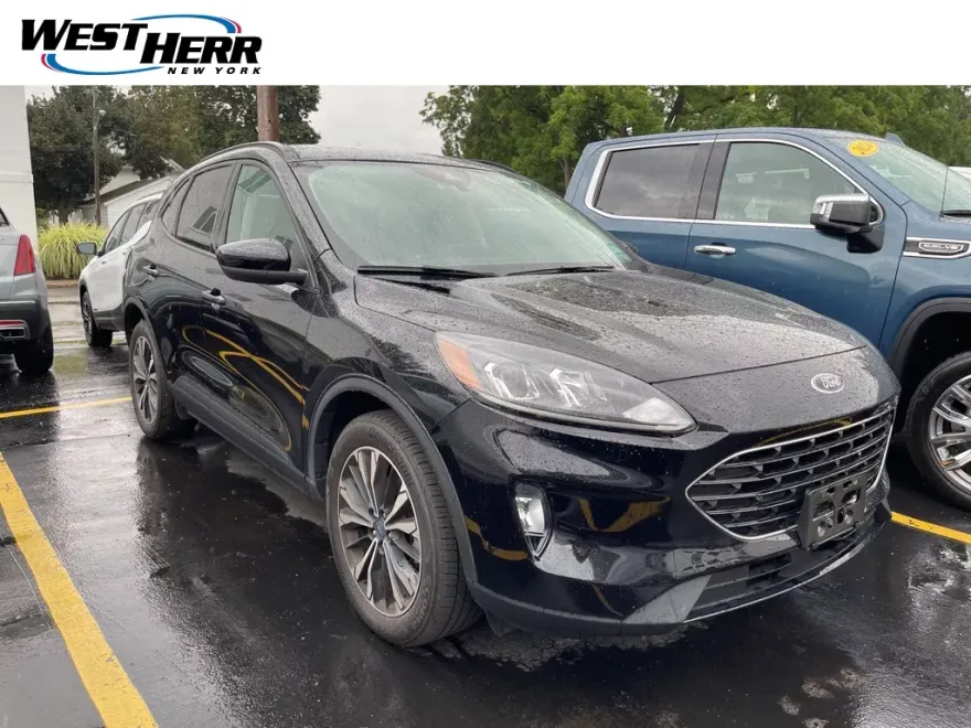2022 Ford Escape SEL photo 1