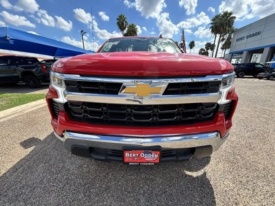 2026 Chevrolet Silverado 1500 LT photo 1