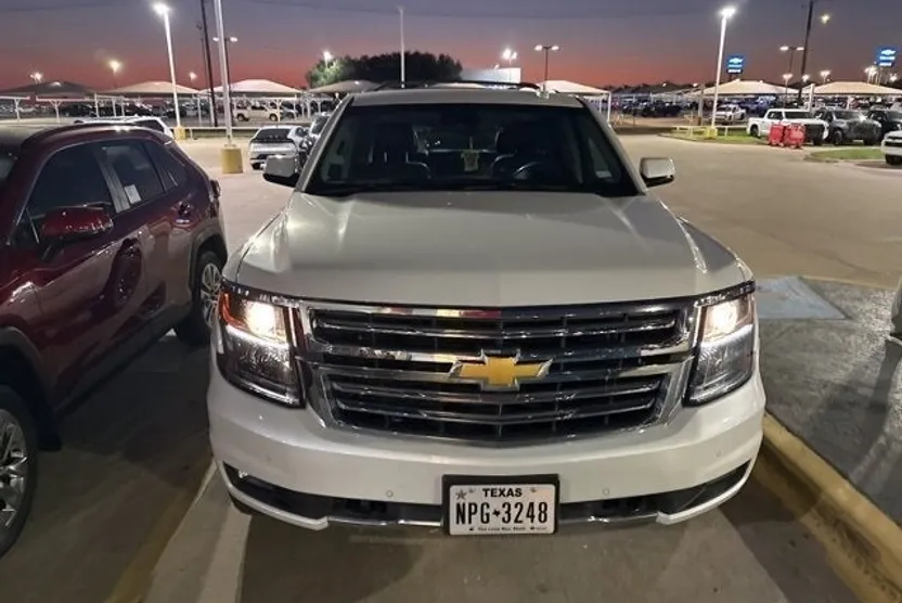 2017 Chevrolet Tahoe LT photo 1