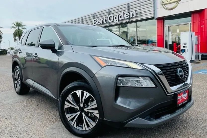 2022 Nissan Rogue SV photo 1
