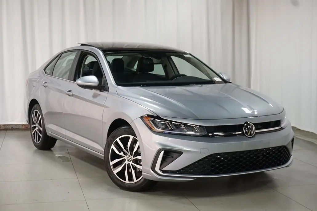 2025 Volkswagen Jetta 1.5T SE photo 1