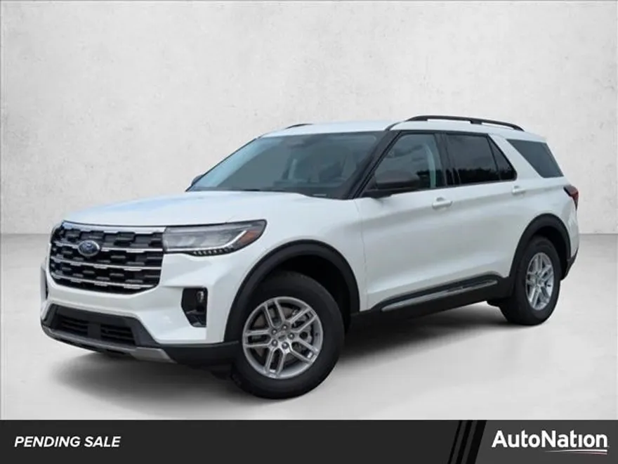 2025 Ford Explorer photo 1