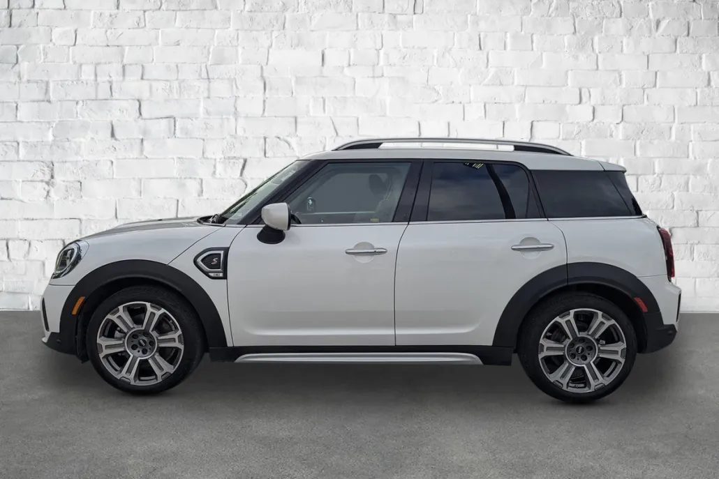 2024 Mini Countryman S Iconic photo 1