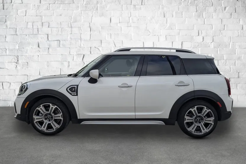 2024 Mini Countryman S Iconic photo 1