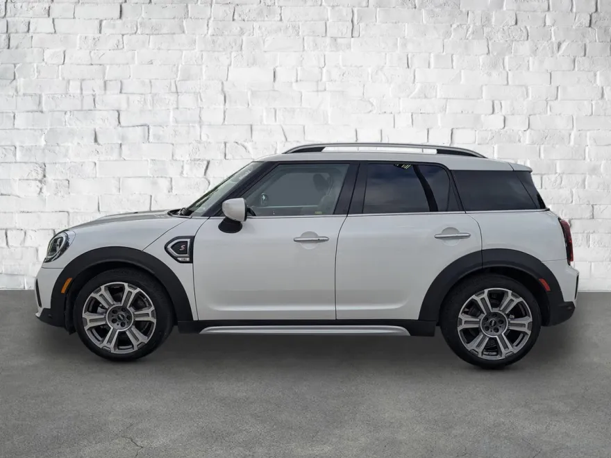 2024 Mini Countryman S Iconic photo 1