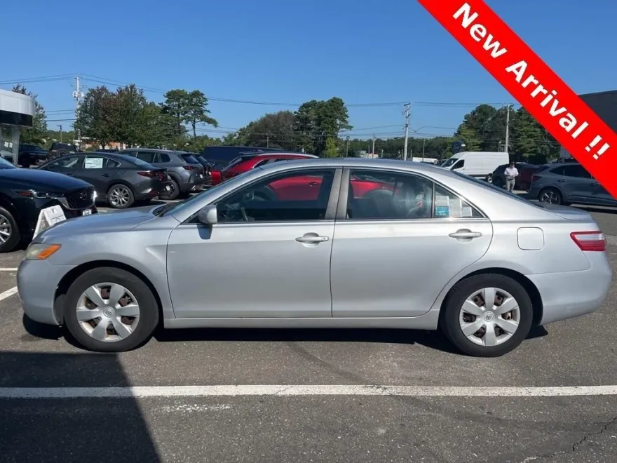 2008 Toyota Camry LE photo 1