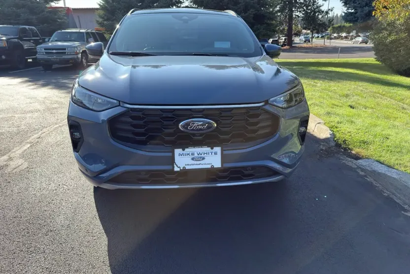 2025 Ford Escape ST-Line Elite photo 1