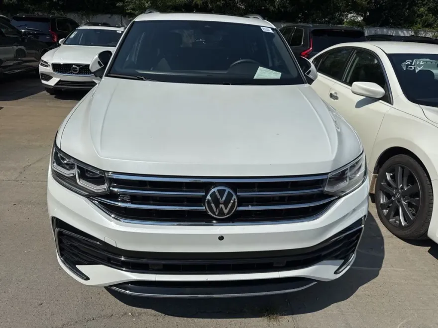 2022 Volkswagen Tiguan SEL Premium R-Line photo 1