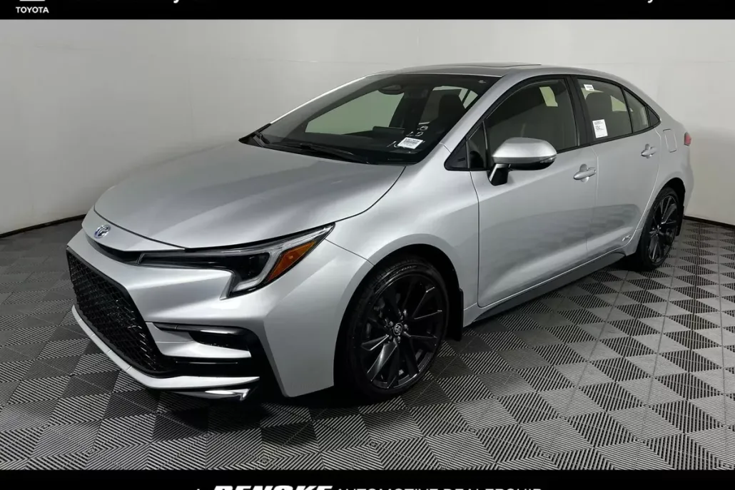 2026 Toyota Corolla SE photo 1