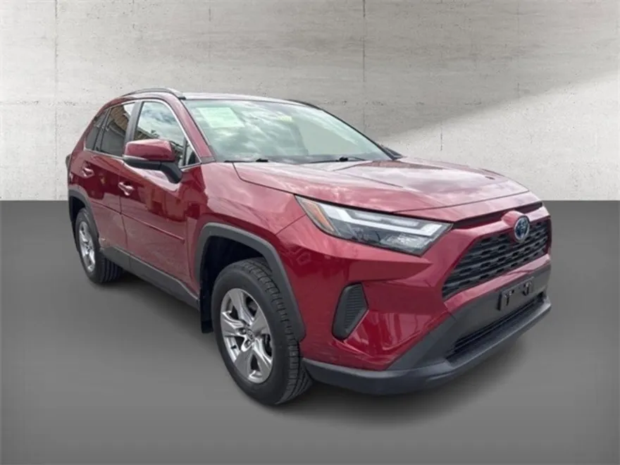 2022 Toyota RAV4 Hybrid XLE photo 1