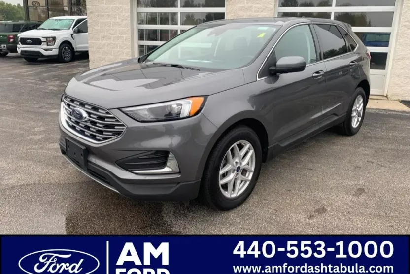 2022 Ford Edge SEL photo 1