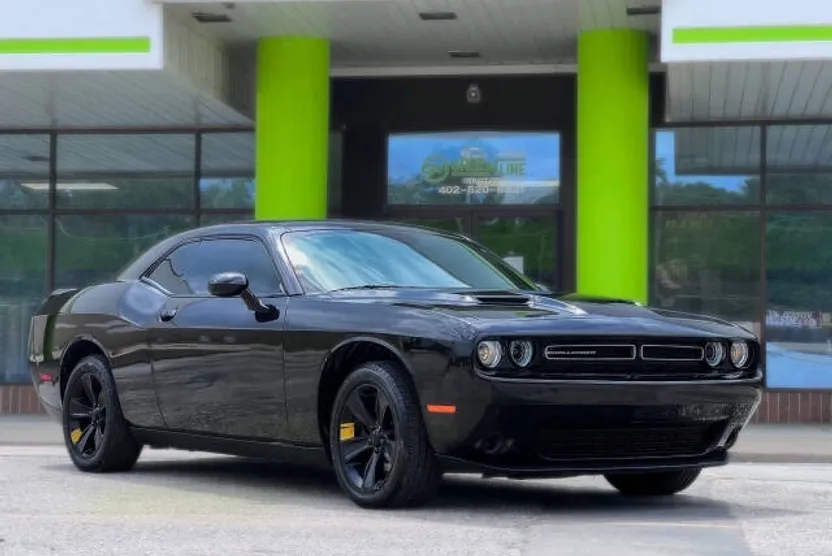 2019 Dodge Challenger SXT photo 1