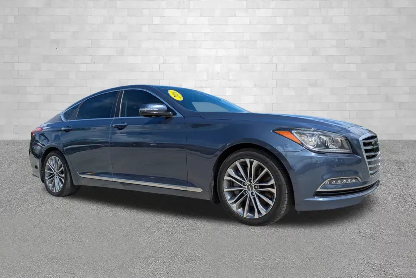 2016 Hyundai Genesis 3.8 RWD photo 1