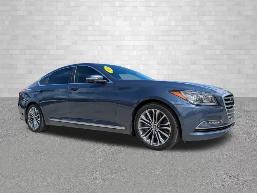 2016 Hyundai Genesis 3.8 RWD photo 1