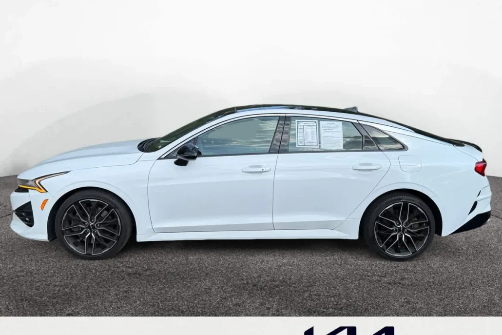 2024 Kia K5 GT photo 1
