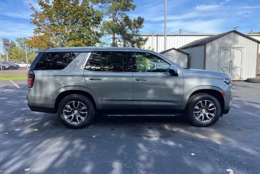 2023 Chevrolet Tahoe LT photo 1