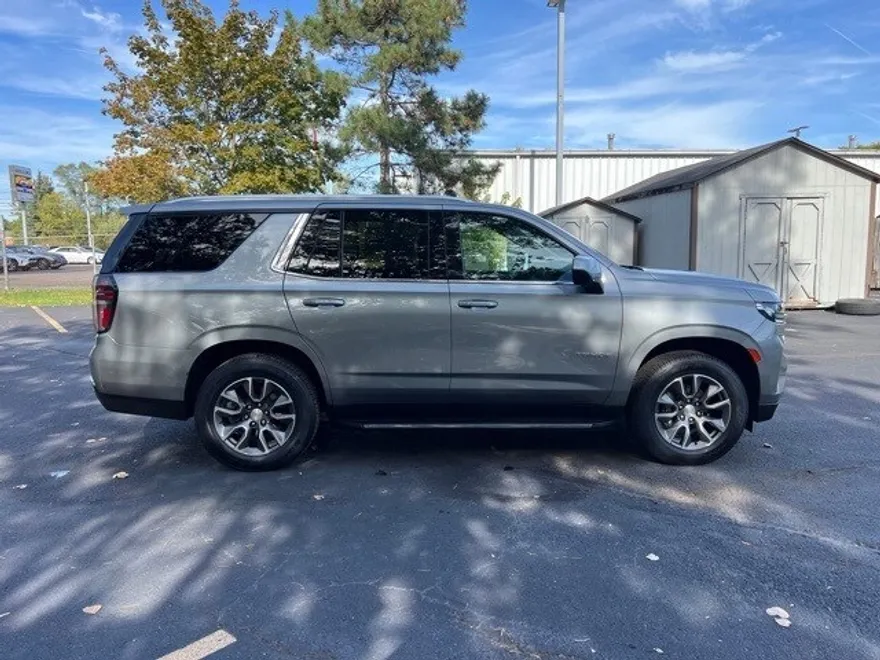 2023 Chevrolet Tahoe LT photo 1