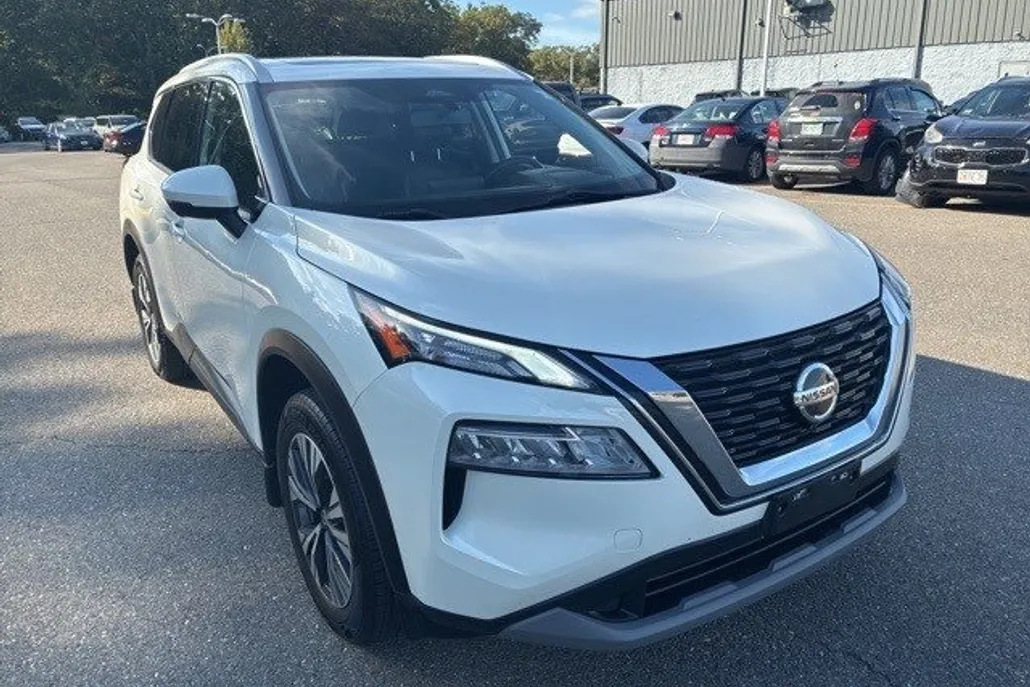 2021 Nissan Rogue SV photo 1