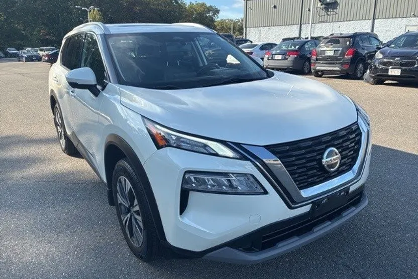 2021 Nissan Rogue SV photo 1