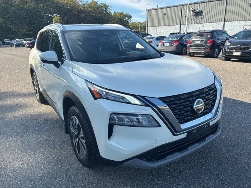 2021 Nissan Rogue SV photo 1