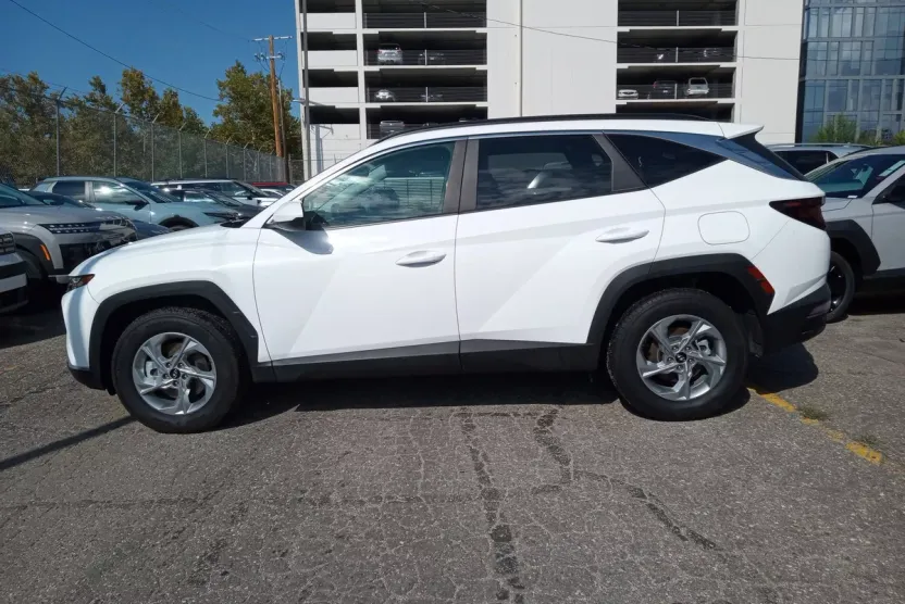 2024 Hyundai Tucson SEL photo 1